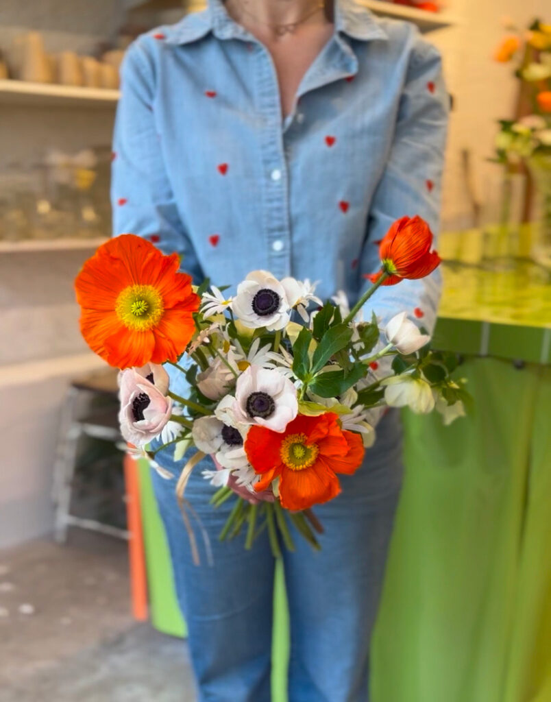 peonia-design-floral-bouquet-printemps-aerien-frais-vert-orange-design-evenement-marque-diner-prive-lyon-rhone