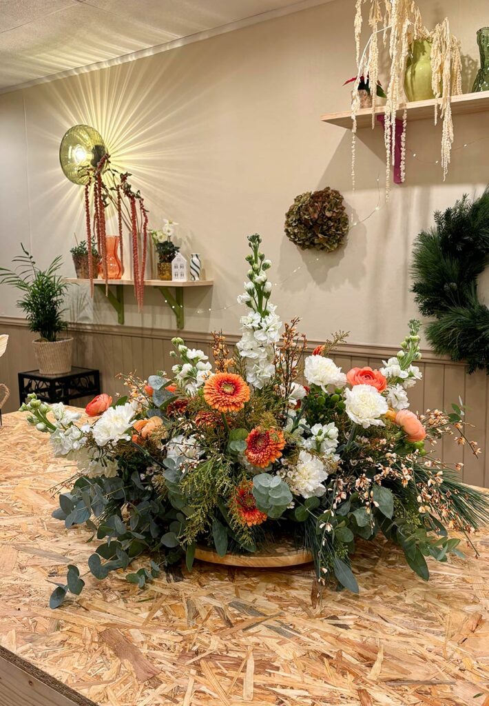 peonia-design-floral-composition-deuil-enterrement-evenement-deces-fleurs-monts-d-or-lyon-deuil-coussin-cercueil