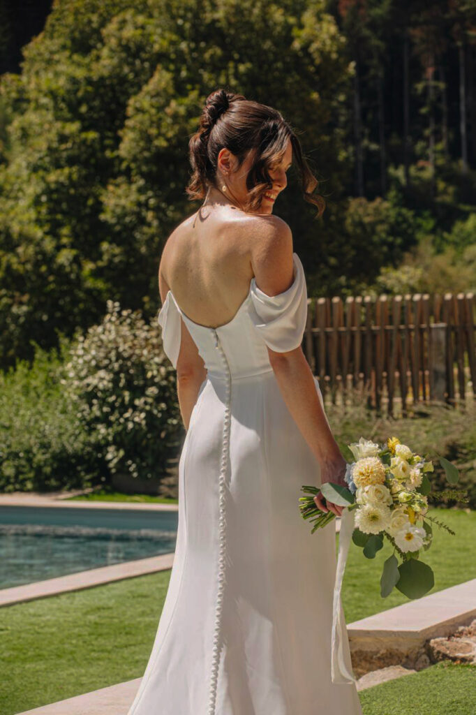 mariee-fleurs-bouquet-ete-peonia-fleuriste-mariage-evenement-lyon